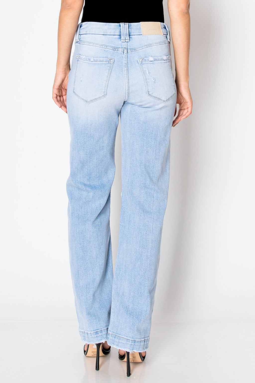 TUMMY CONTROL HIGH RISE RELAXED STRAIGHT LEG JEANS